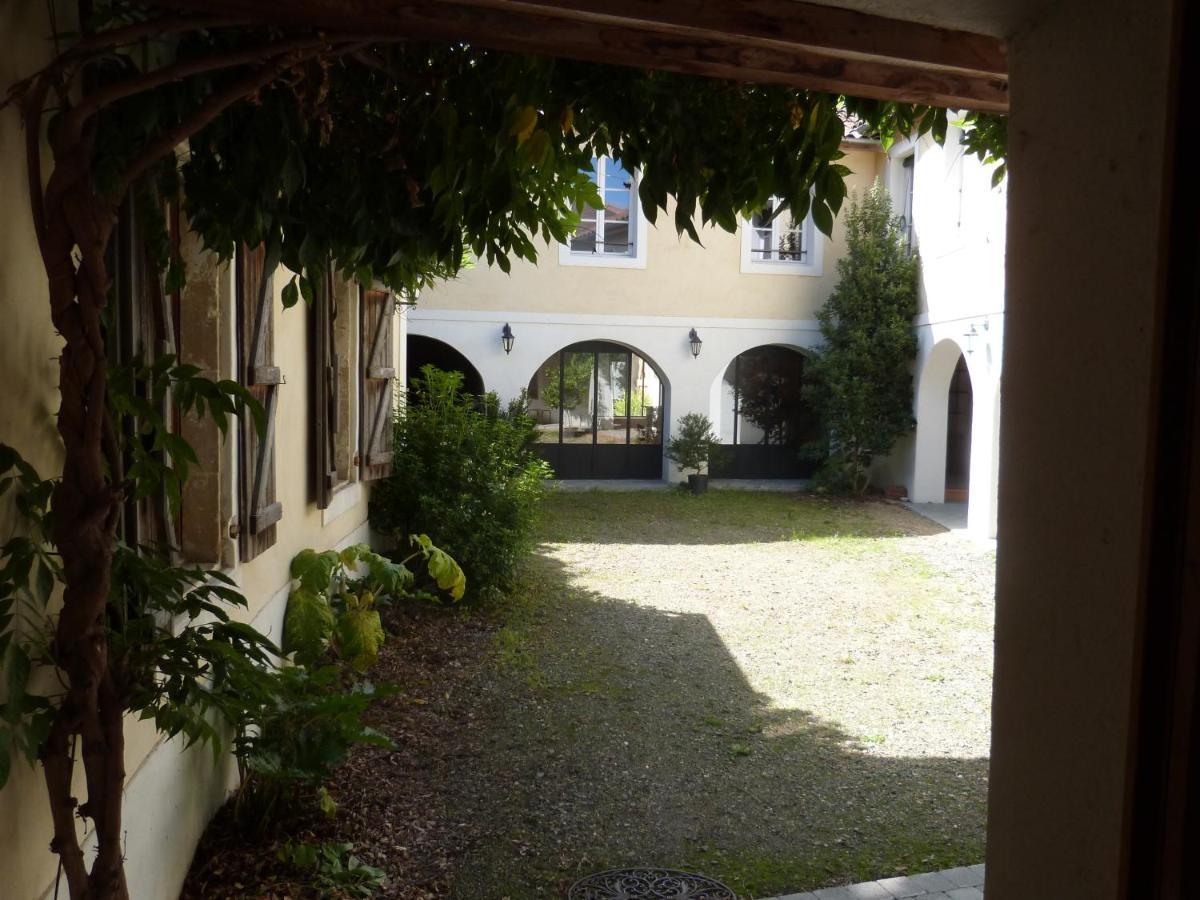 Bed and Breakfast De L'Autre Cote Garlin Exterior foto