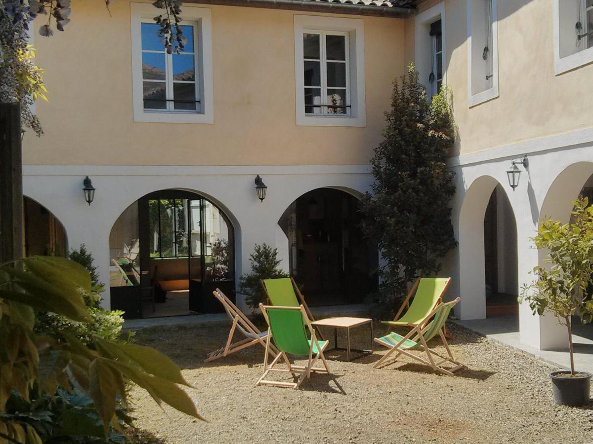 Bed and Breakfast De L'Autre Cote Garlin Exterior foto